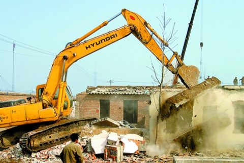 政府强行占用土地修路怎么办